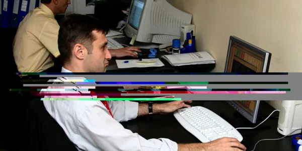 Cu un singur click afli ce societăţi lucrează ilegal