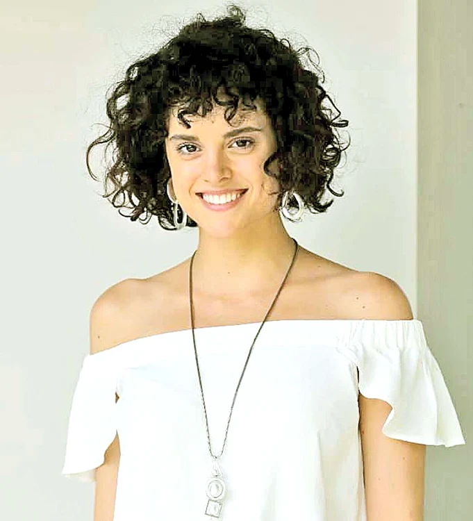 În „Vlad”, Diana Sar  o interpretează pe  Roxana, o femeie  puternică și pozitivă