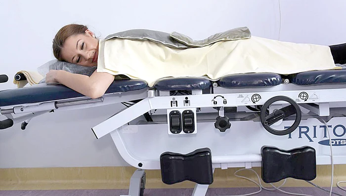 
    Vedeta de la Kanal D  Ana Maria Barnoschi  are hernie de disc,  musculatură atrofiată,  scolioză, citoză şi mortoză  