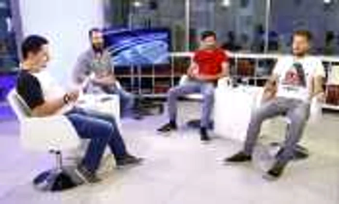O parte din trupa Les Elephants Bizzare alături de Florin Ghioca, în studioul Adevărul Live FOTO David Munteanu