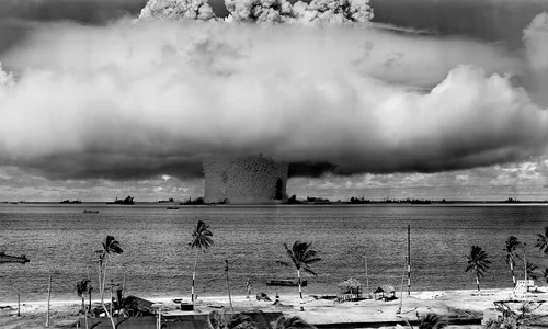 explozie nucleara jpeg