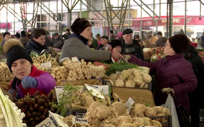 Piaţa este plină de legume din import