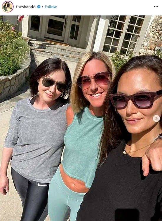 Shannen Doherty merge la sală alături de prietenele sale