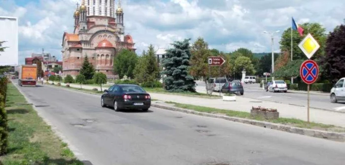 Drumul este aproape inpracticabil. FOTOArhivă.