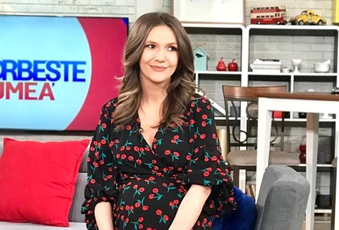 
    Andra a făcut pe gravida la filmările pentru programul de 1 Decembrie de la PRO Tvfoto: captură  