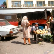 Piata in 1989  Foto Azopan hu jpg