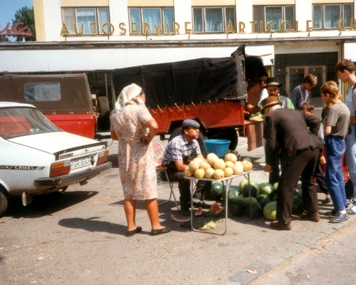 Piata in 1989  Foto Azopan hu jpg