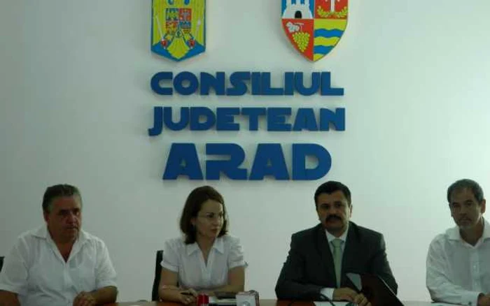 Dan Balacel, Andreea
Cristoloveanu- ICCO Energ, Nicolae Ioţcu şi 

Ovidiu
Moşneag