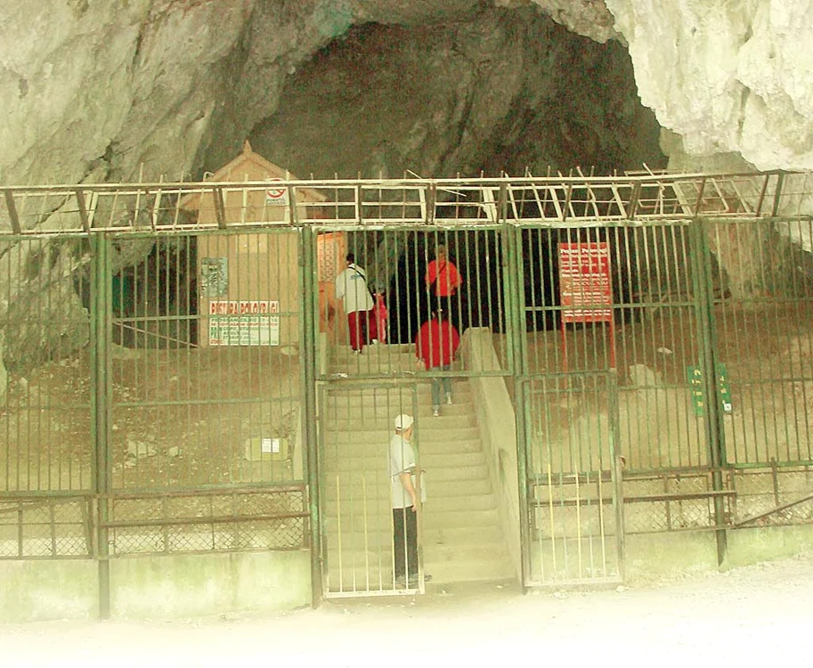 
    Peştera Polovragi  se află în judeţul Gorj (FOTO: Alin Ion)  