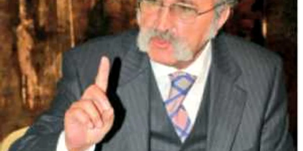 Ţiriac vede euro la 4,5 lei în 2010-Ştiri pe scurt