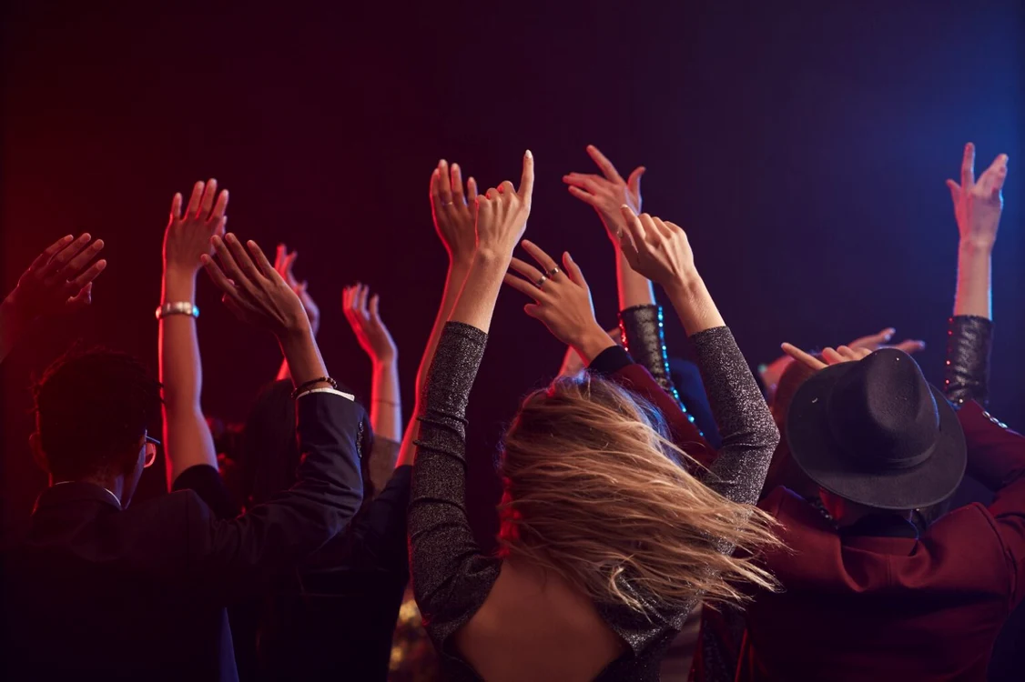 Noul drog a fost depistat și în România. Experții spun că se distribuie la concerte 