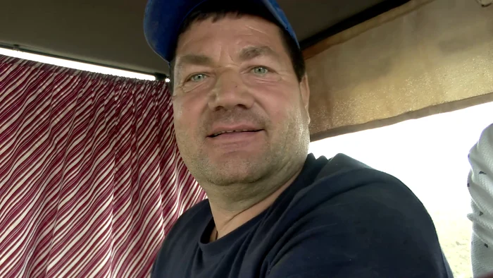 Viorel Ghiță spune că nu a mai arat cu porumbul pe teren. FOTO Iulian Bunilă