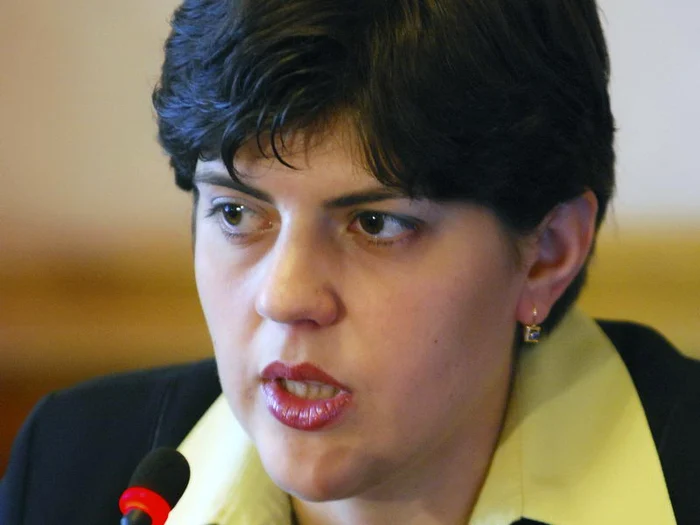 
    Mandatul procurorului general este de trei ani, iar acesta poate fi reînvestit o singură dată.  