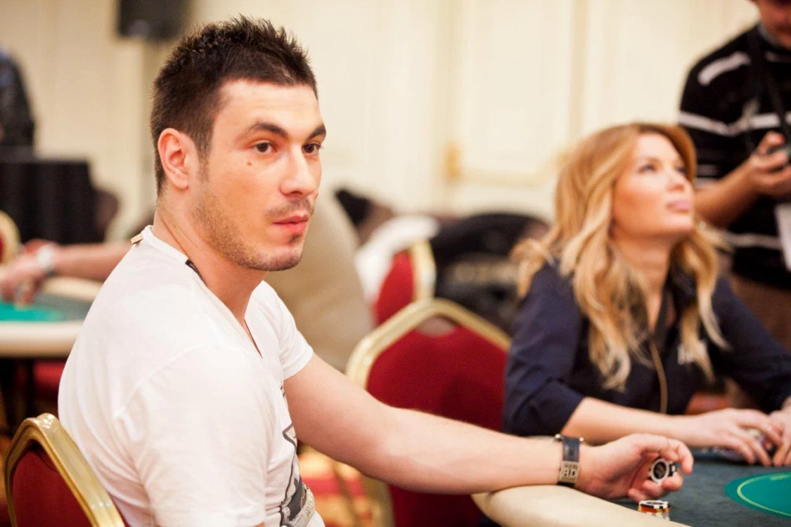 Piturca junior si Gina, la masa de poker