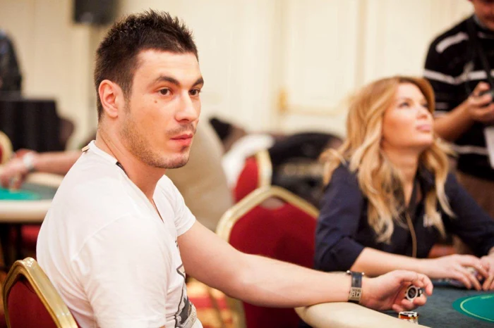 Piturca junior si Gina, la masa de poker