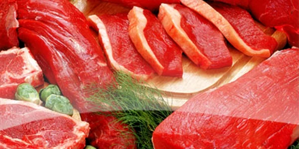 Consumul de carne roşie creşte riscul unor boli de inimã şi cancer