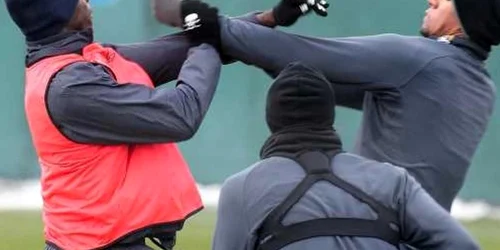 Bătaie între Balotelli și Boateng (foto: Manchester Evening News)