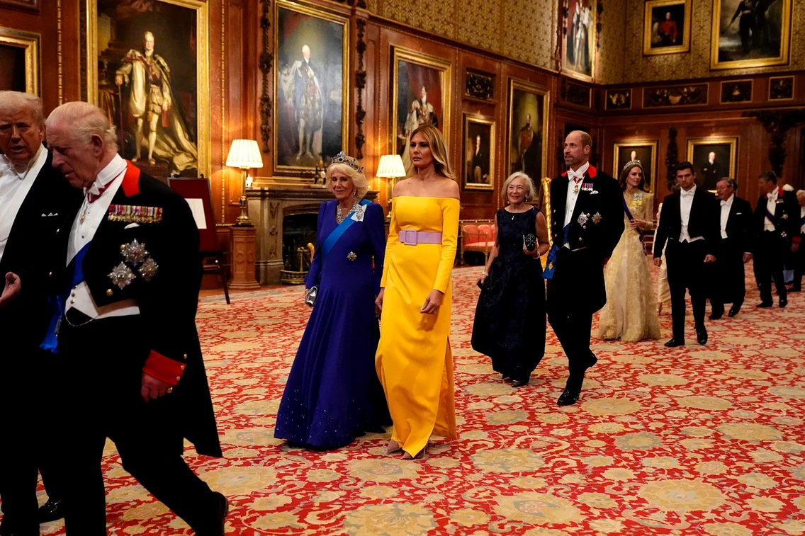 Melania Trump cu Regina Camilla la dineul de stat. FOTO: Profimedia