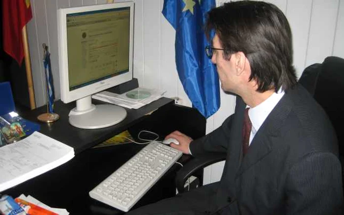 Toni Neacşu, preşedintele Tribunalului Vrancea, arată cum funcţionează programul
