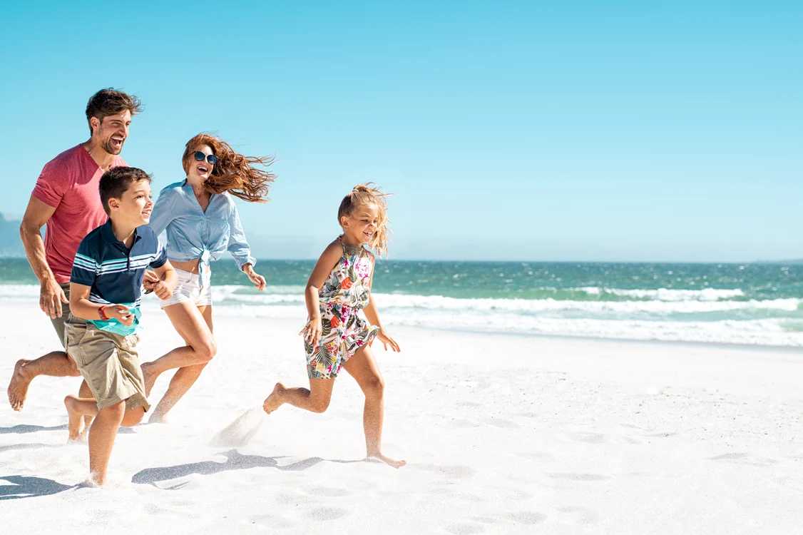 Pe timpul vacanței, oamenii renunță la sport și la toate regulile de masă  FOTO: Shutterstock