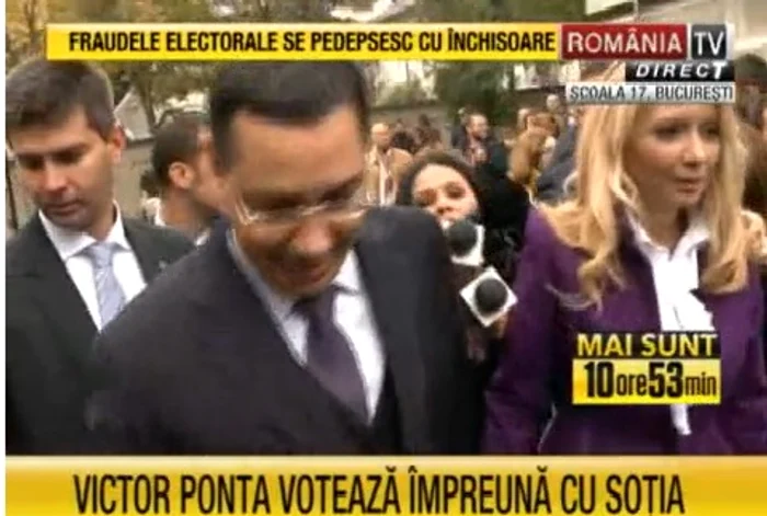 Victor Ponta a fost aplaudat la intrarea în secţia de votare