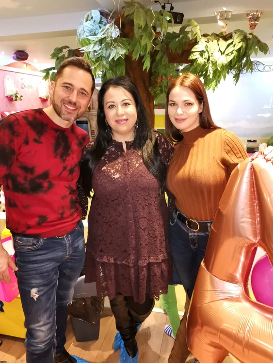 Soţii Maxer nu au lipsit de la petrecerea fiicei Oanei Roman