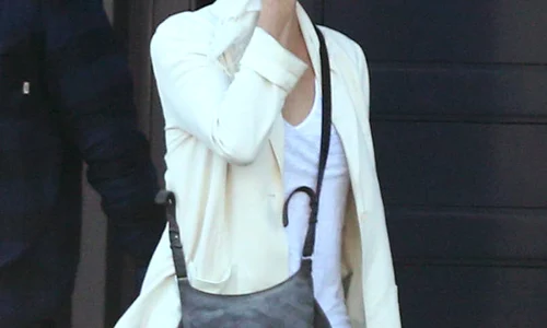 Exclusive    Cameron Diaz & Benji Madden Visit A Plastic Surgeon ***NO USE W/O PRIOR AGREEMENT   CALL FOR PRICING*** jpeg