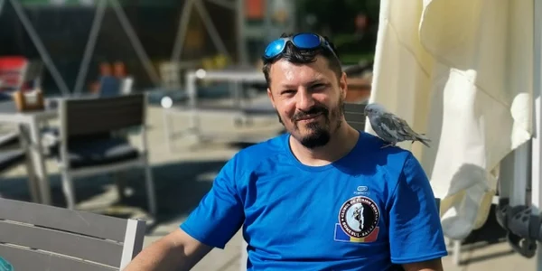 papagalul atasat
