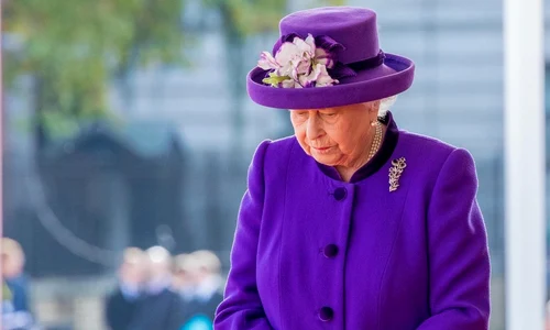 Regina Elisabeta a II a (8) jpg