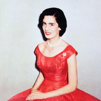 Mama lui Sarah Ferguson, Instagram