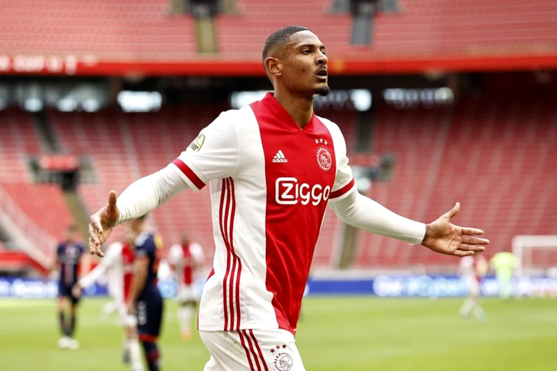 Reuşita lui Sebastien Haller (foto) reprezintă doar al doilea cel mai rapid gol al unui debutant în această competiţie.