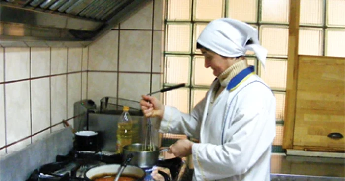 Bucătăresele localurilor sârbeşti au început pregătirile.