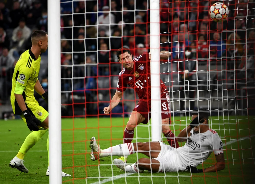 
    Lewandowski a fost din nou decisiv pentru Bayern MunchenFoto: EPA-EFE  