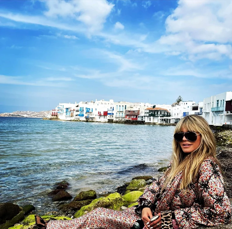 
    Heidi Klum, 48 de ani, se relaxează în Grecia, în apropiere de Atenafoto: Instagram  