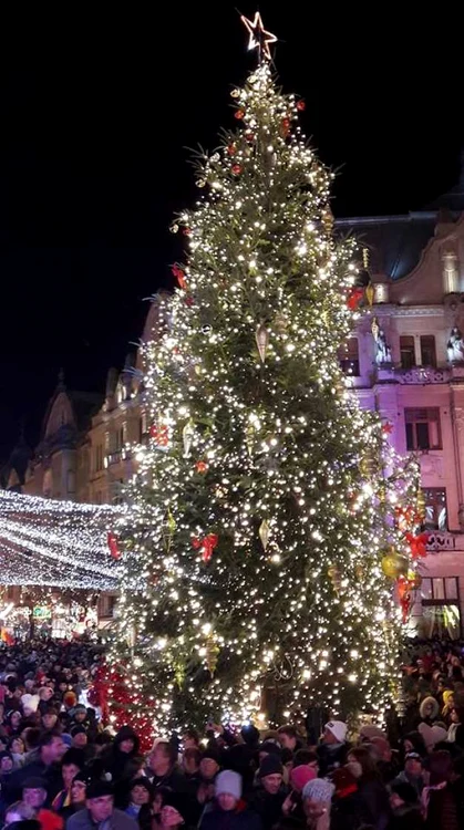 Aprinderea iluminatului de sărbători din centrul Timişoarei