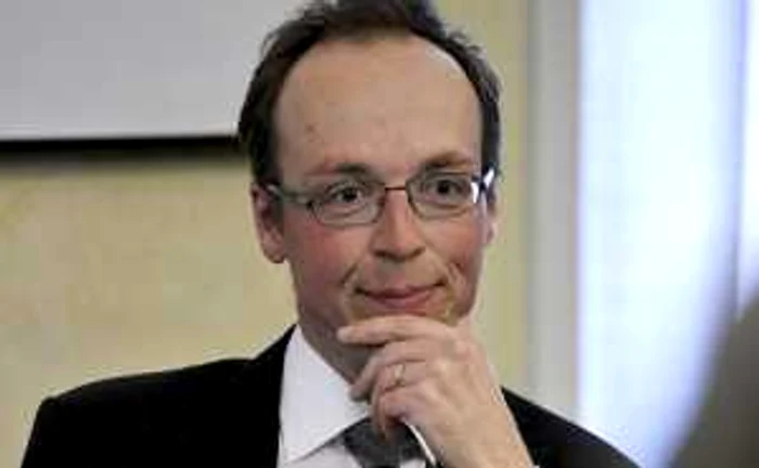 Parlamentarul Jussi Halla-aho a cerut Guvernului să combată cerşetoria.