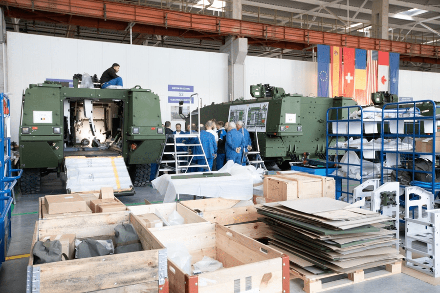 Industria europeană de apărare, sub presiunea creșterii rapide a producției. Cât investesc statele