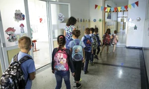 elevi inceput de an scolar octav ganea jpeg