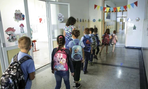 elevi inceput de an scolar octav ganea jpeg