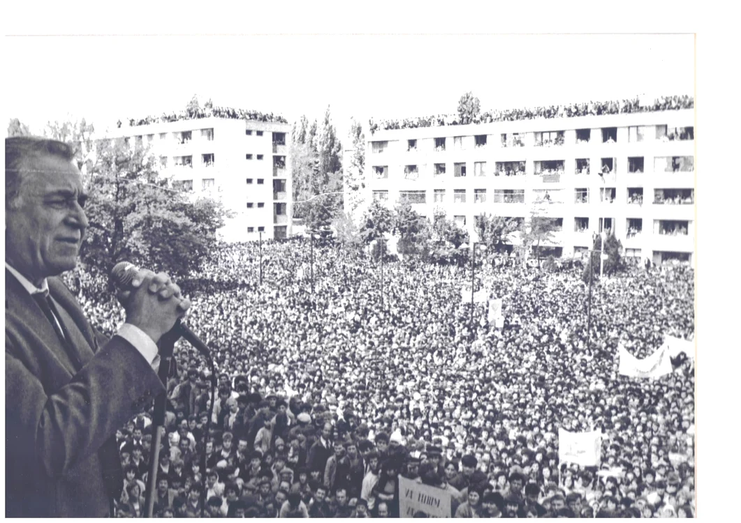 La 35 de ani de la Revoluție, România scapă de scindarea postcomunist-anticomunist. FOTO: Arhivă 