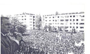 Foto 1  Miting electoral 1990 jpg