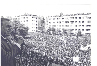 Foto 1  Miting electoral 1990 jpg