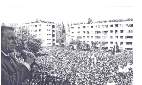 Foto 1  Miting electoral 1990 jpg