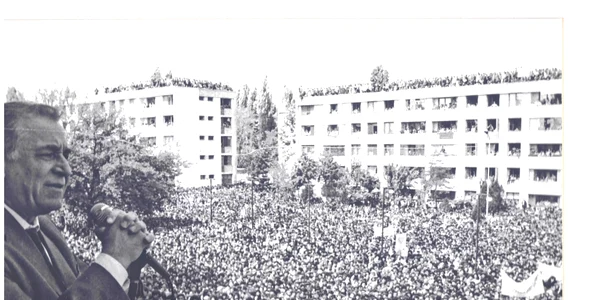 Foto 1  Miting electoral 1990 jpg