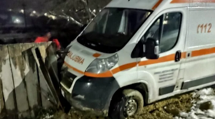 Ambulanța FOTO Ziarul de Vaslui