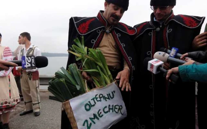 Locuitorii Olteniei se mândresc cu prazul pe care-l consideră un veritabil simbol   (FOTO: Mugurel Manea)