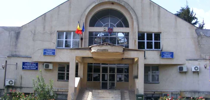 Primăria Gogoşu din Mehedinţi FOTO Corina Macavei