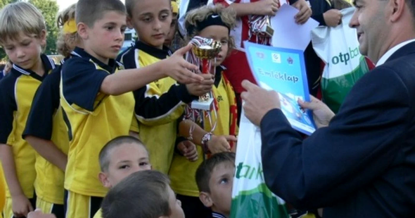 Micii fotbaliști intră în arenă