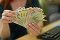acesti oameni au noroc la bani, foto shutterstock jpg