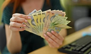 acesti oameni au noroc la bani, foto shutterstock jpg